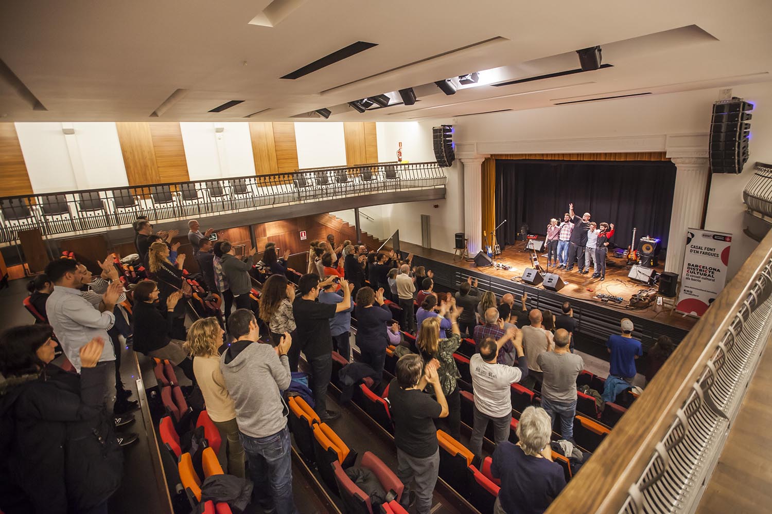 OTROS ESCENARIOS POSIBLES

EL CONJUNTO A CONTRA BLUES - ACONTRA BLUES -  ACTUA EN EL FESTIVAL BARCELONA DISTRICTE CULTURAL - CIRCUITO CULTURAL EN LOS BARRIOS - EN EL CASAL DE LA FONT DEN FARGUES - HORTA - EN BARCELONA

FOTO MARTI FRADERA