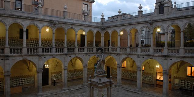 Claustre La Casa de Convalescència_Seu de l’Institut d’Estudis Catalans